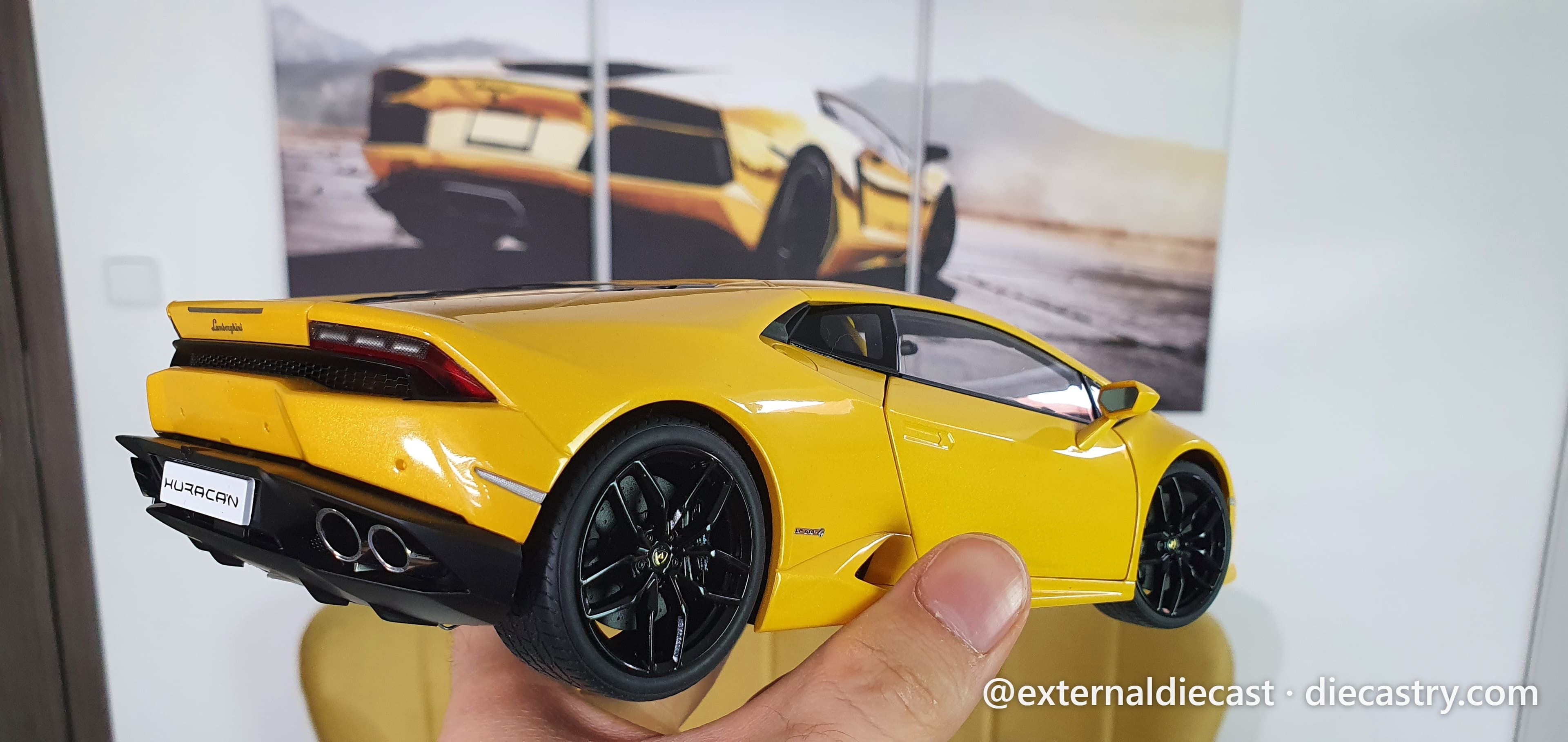 Lamborghini Lamborghini Huracan LP610-4 2014 1:18 scale diecast by AUTOart