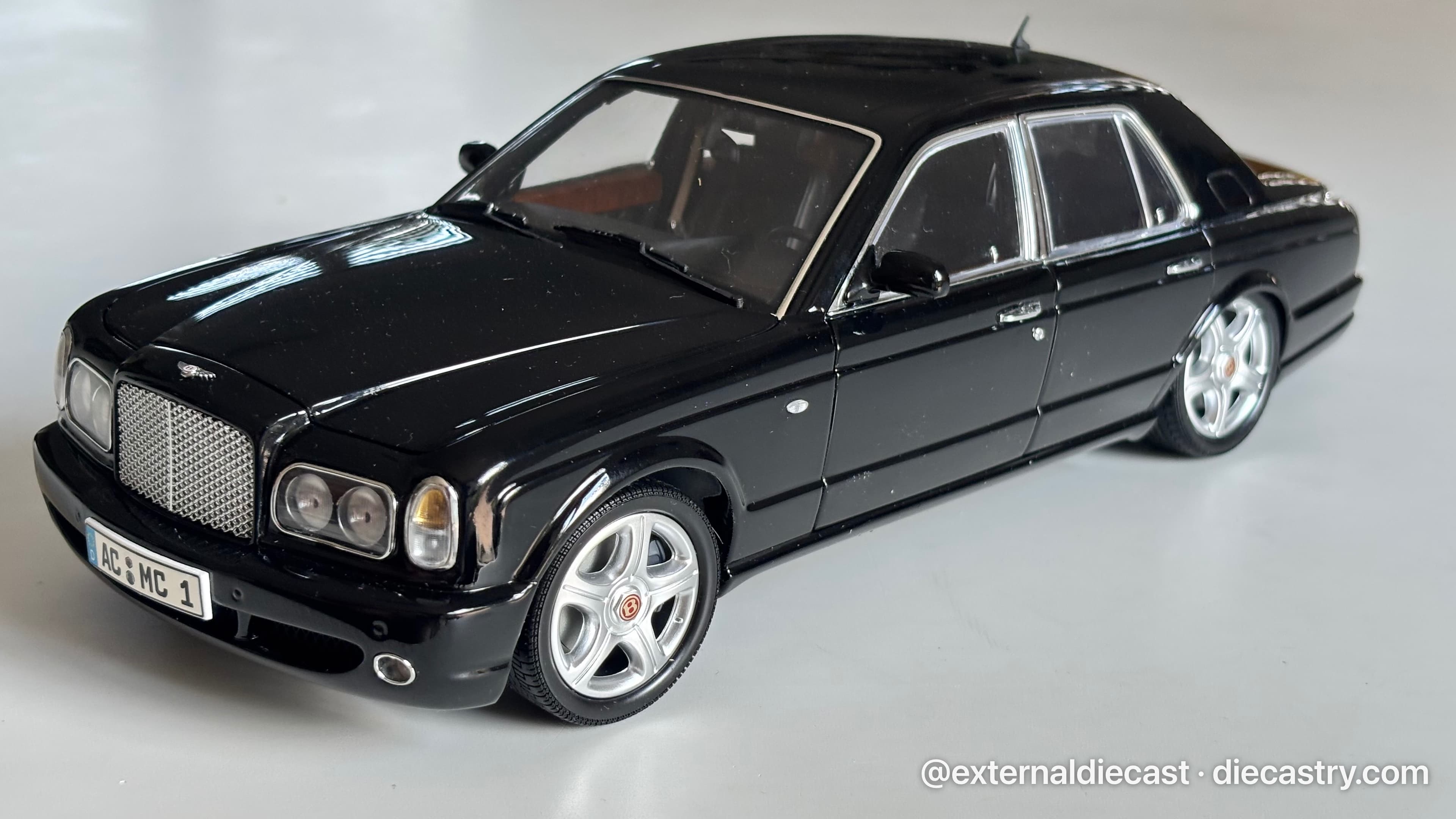 Bentley Arnage R 1:18 scale diecast model