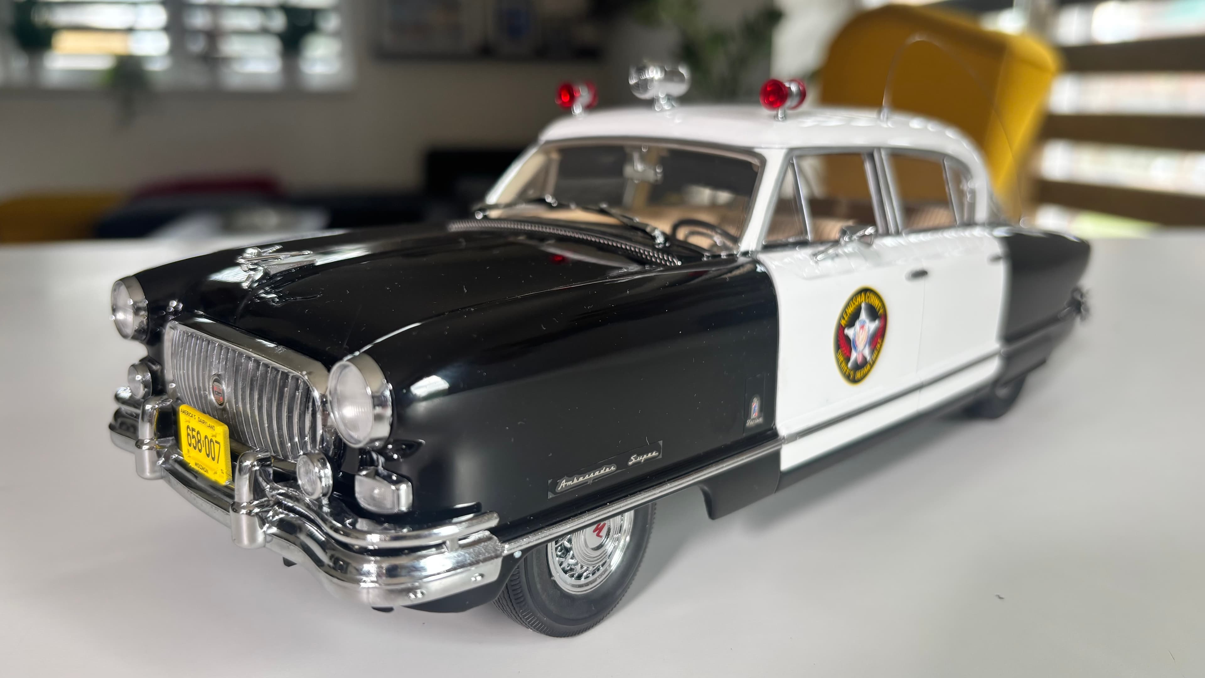 Nash Ambassador Airflyte Police 1952 1:18 scale diecast by Sun Star