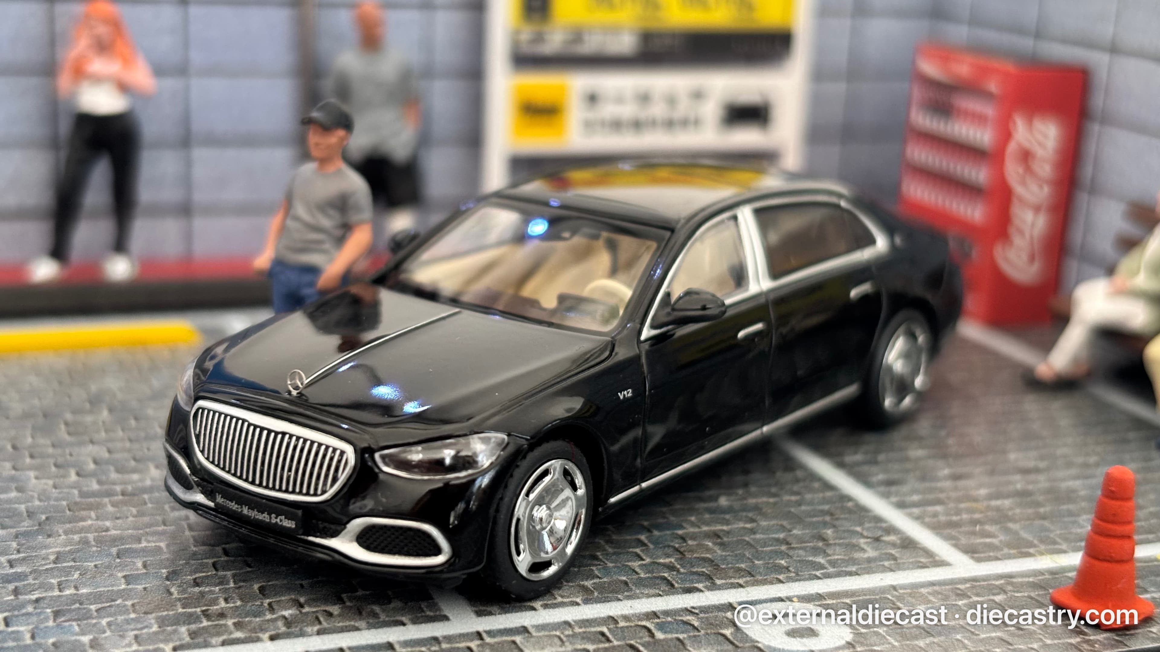 Mercedes-Benz Maybach S-Class S680 Z223 1:64 scale diecast model