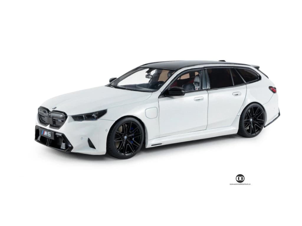 2025 BMW M5 Touring 1:18 scale diecast model by Solido in Alpine White