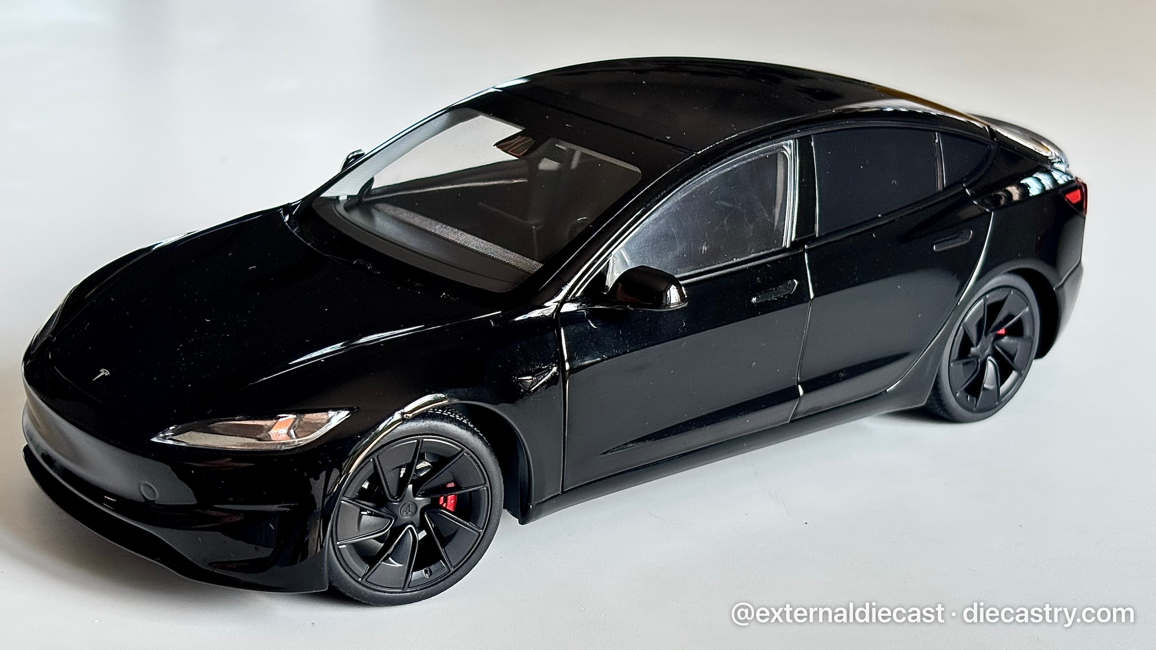 Tesla Model 3 Highland 1:18 scale diecast model