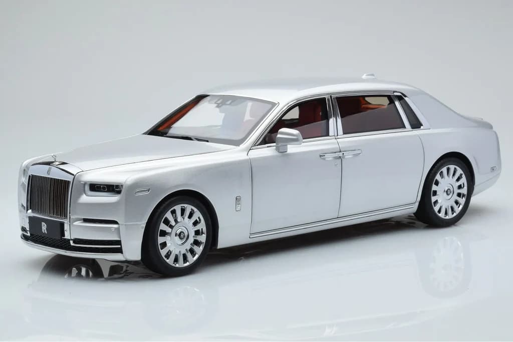Rolls-Royce Phantom VIII 1:18 scale diecast model