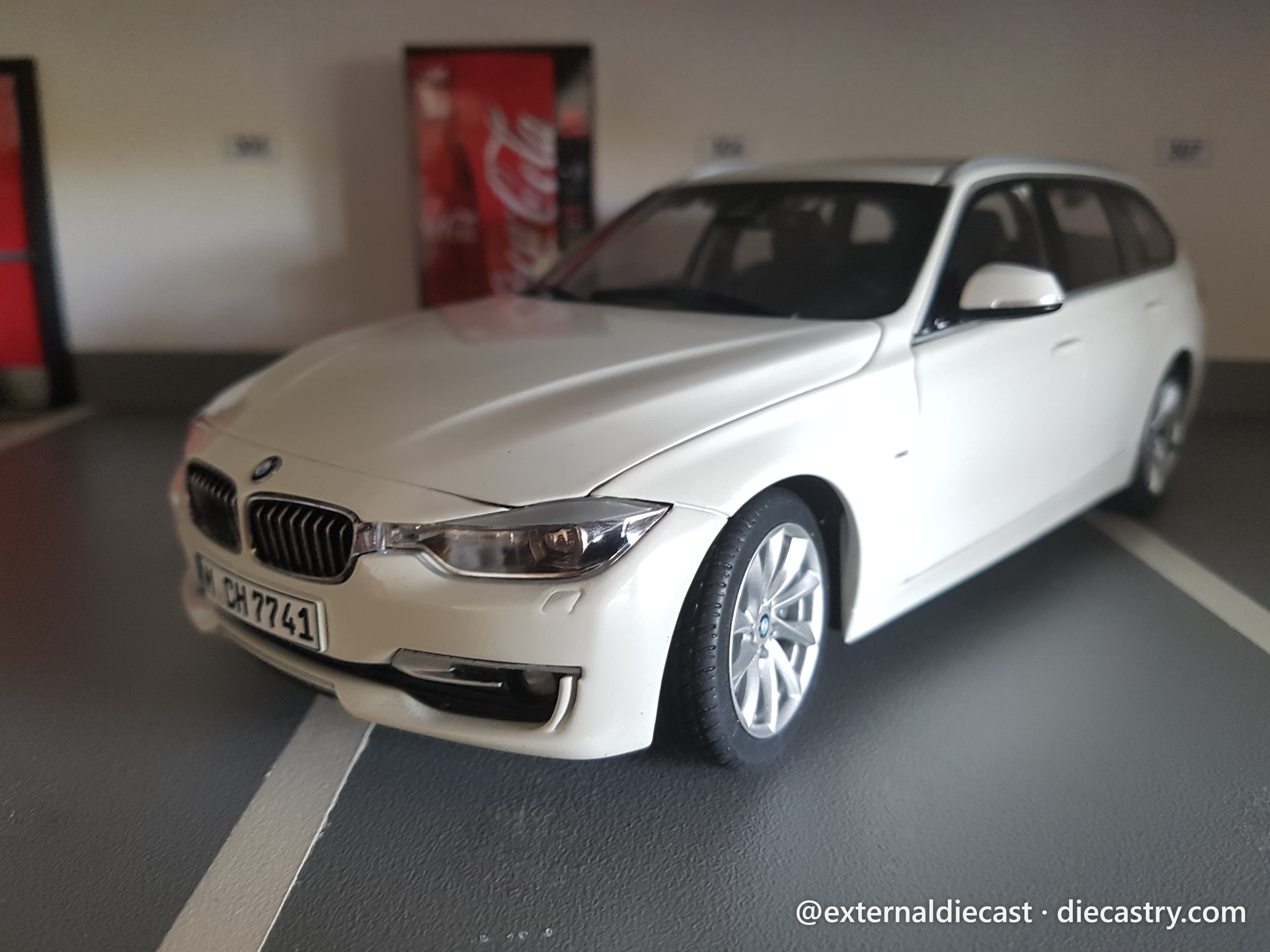 BMW 3 series F31 Touring 2012 1:18 scale diecast by Paragon Models