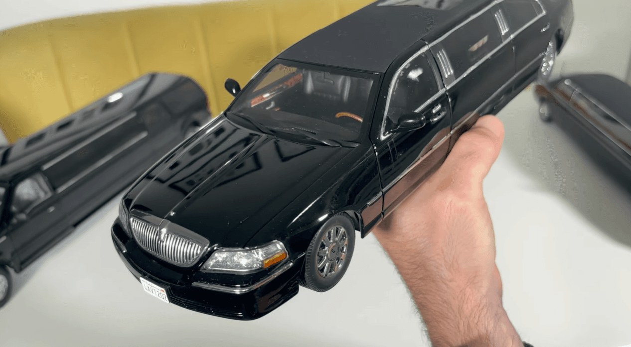 Lincoln Town Car Limousine
