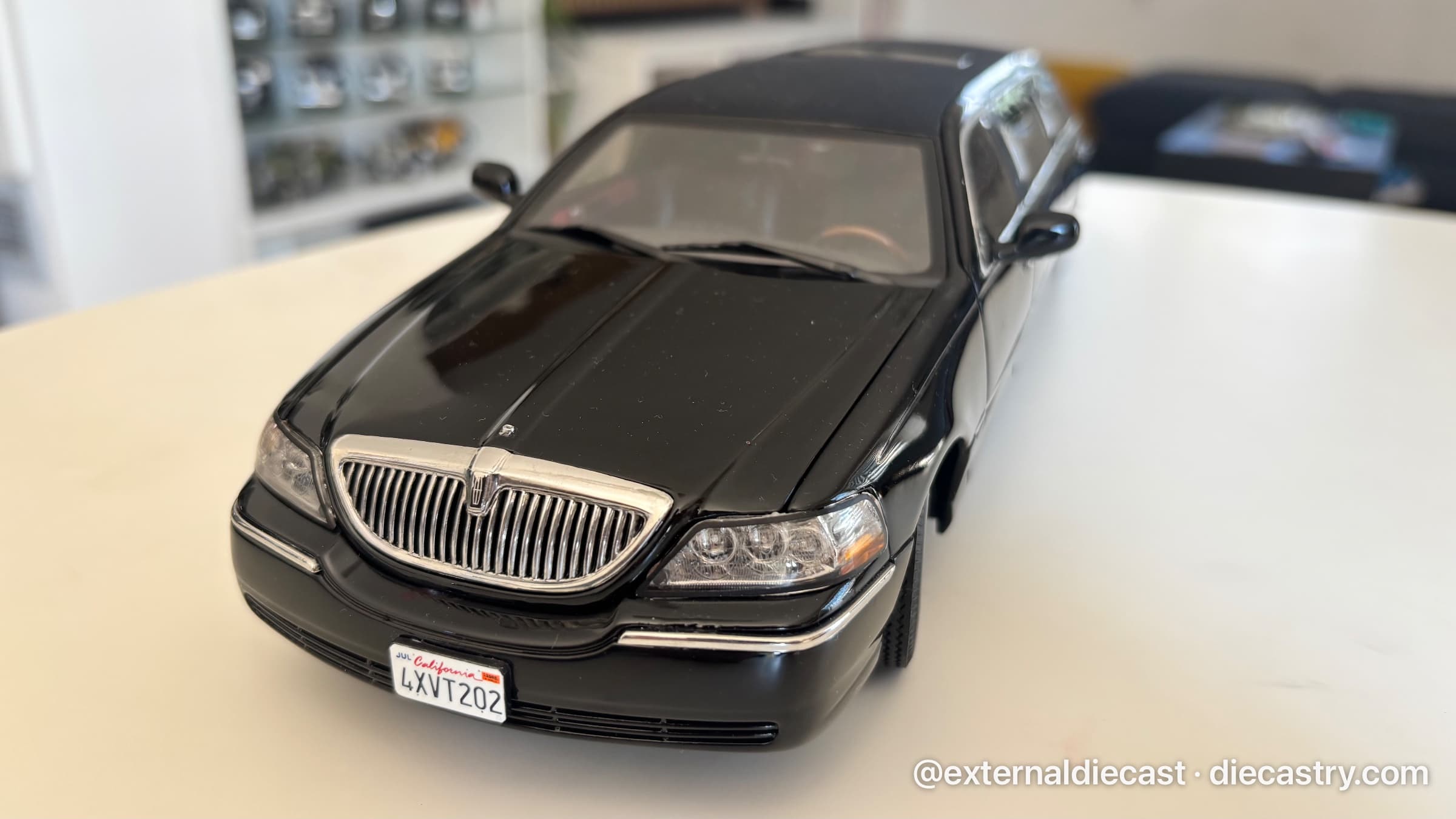 Lincoln Town Car Limousine