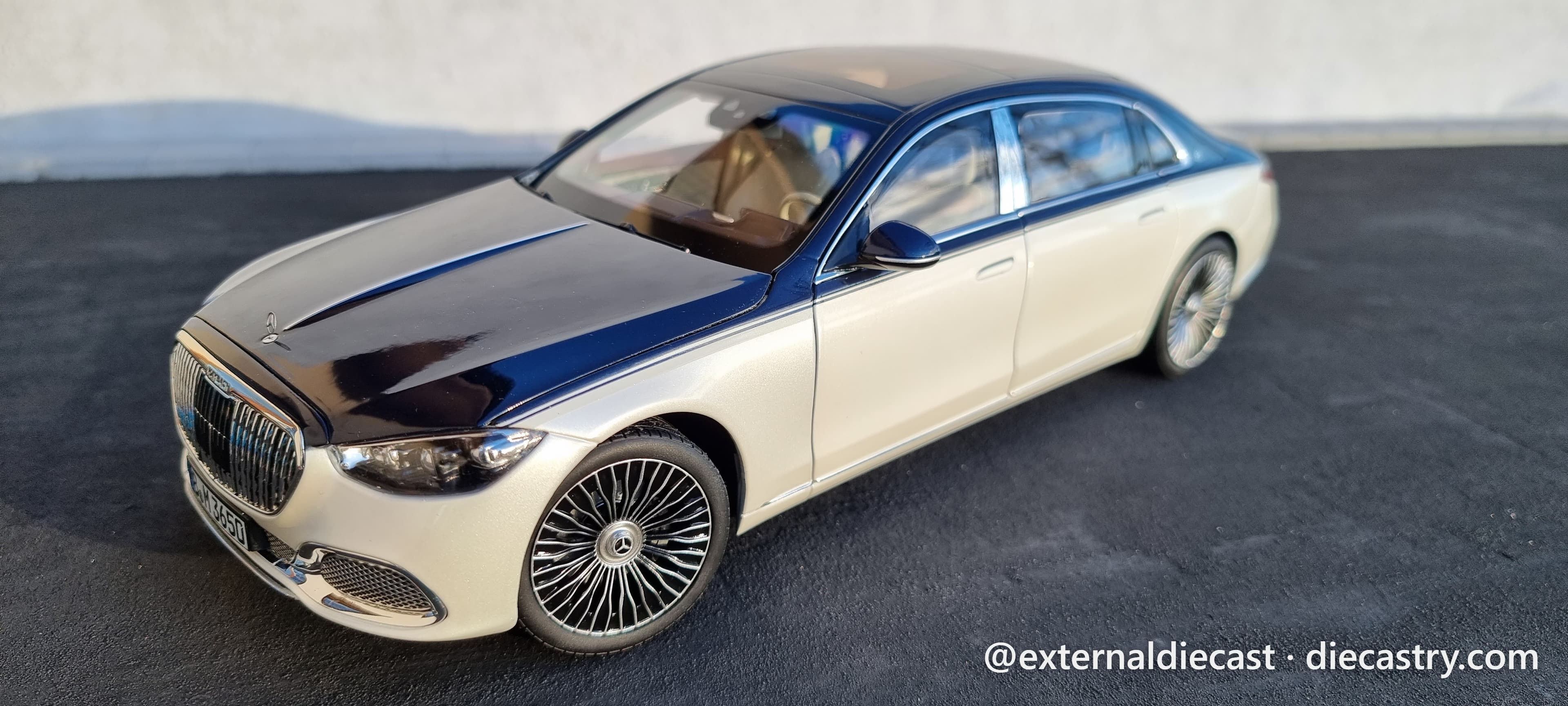 2021 Mercedes-Benz Maybach S CLASS X223 2021 1:18 scale diecast model by Norev in White & Blue