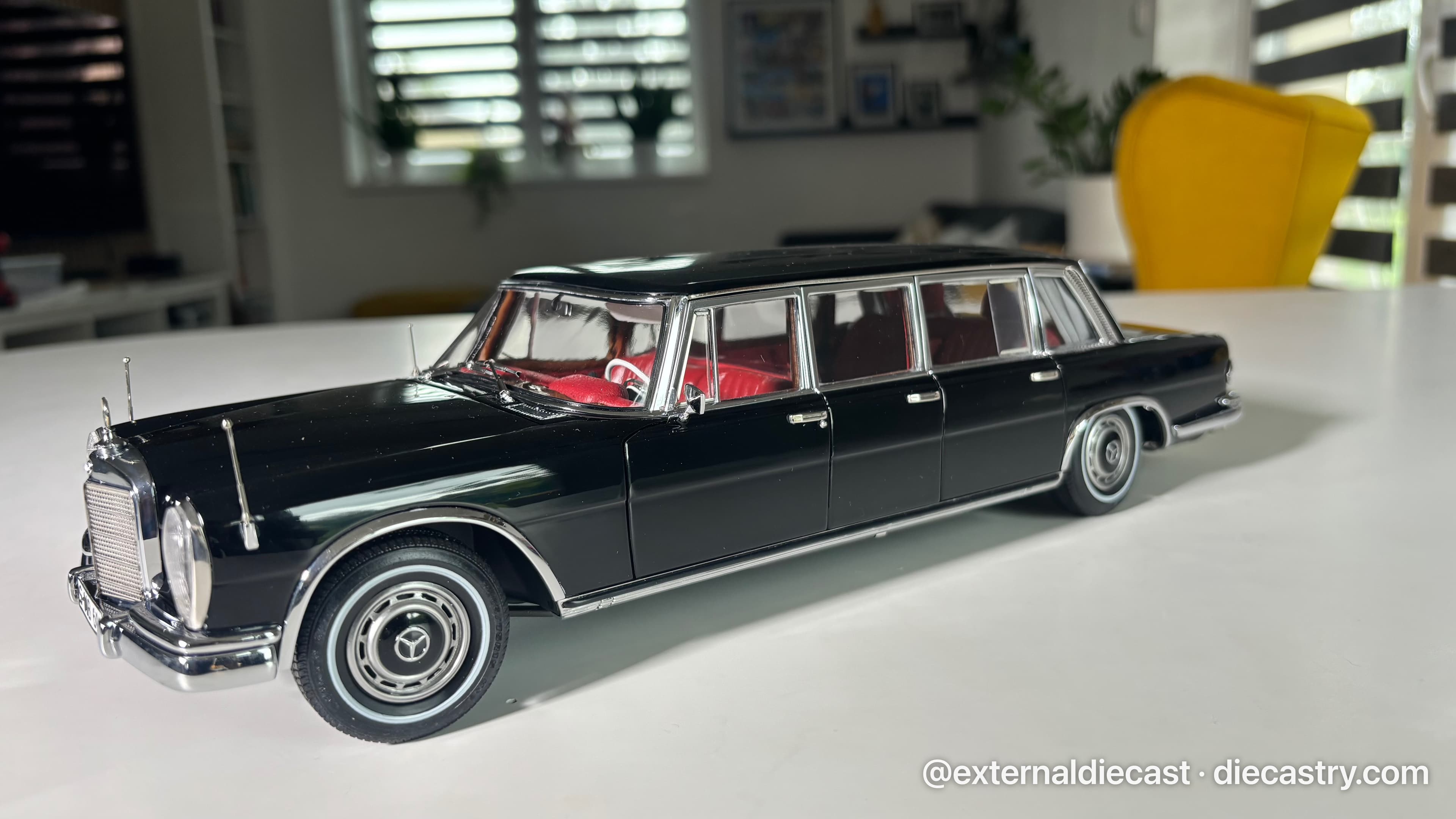 Mercedes-Benz 600 Pullman (W100) 1:18 scale diecast model