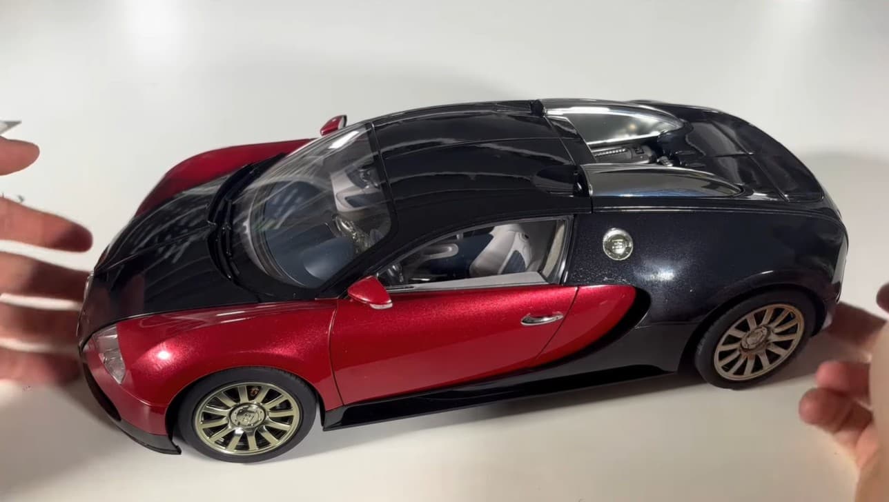 Bugatti Veyron EB16.4 2005 1:12 scale diecast by AUTOart