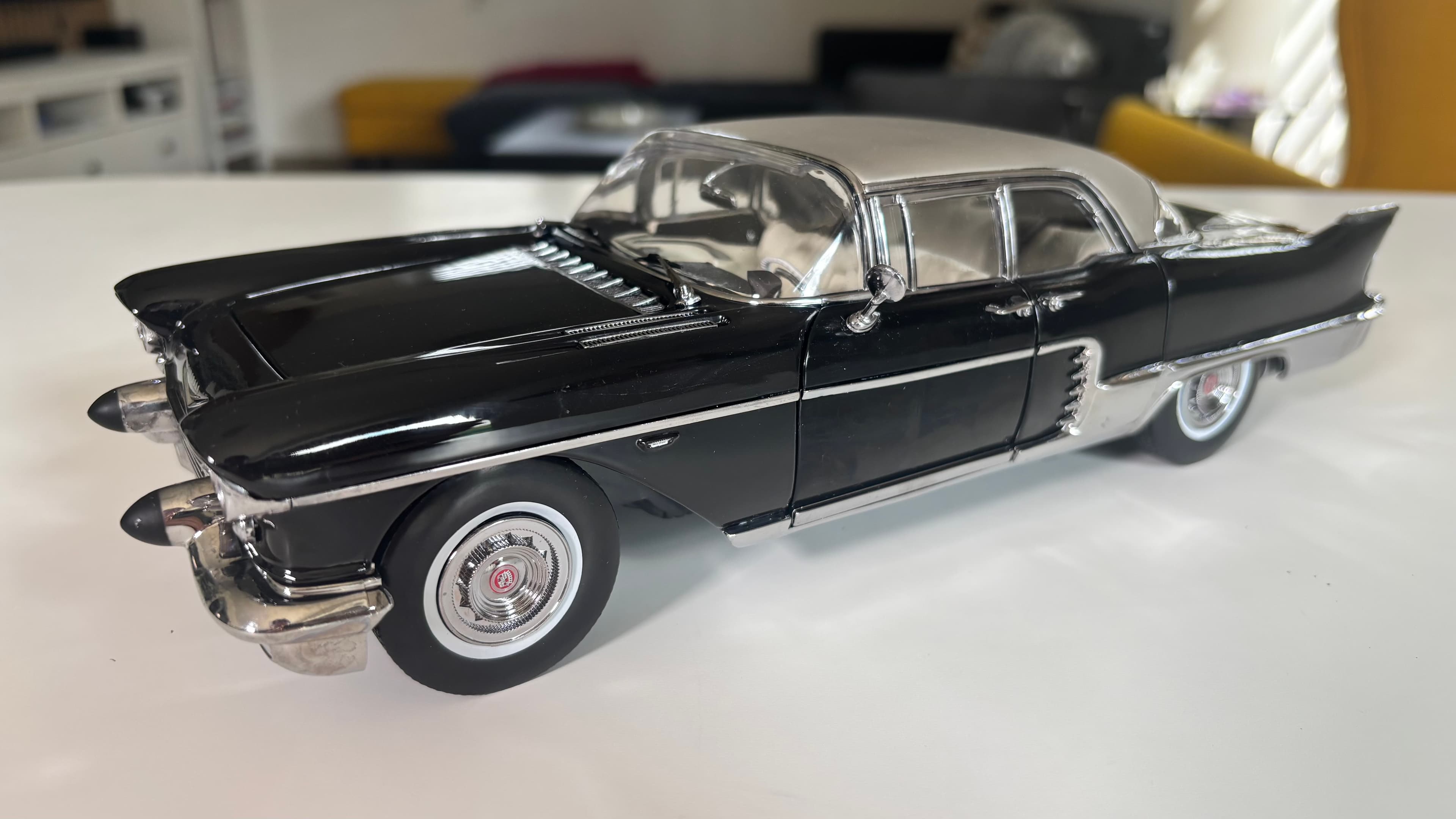 Cadillac Eldorado Brougham 1957 1:18 scale diecast by Sun Star