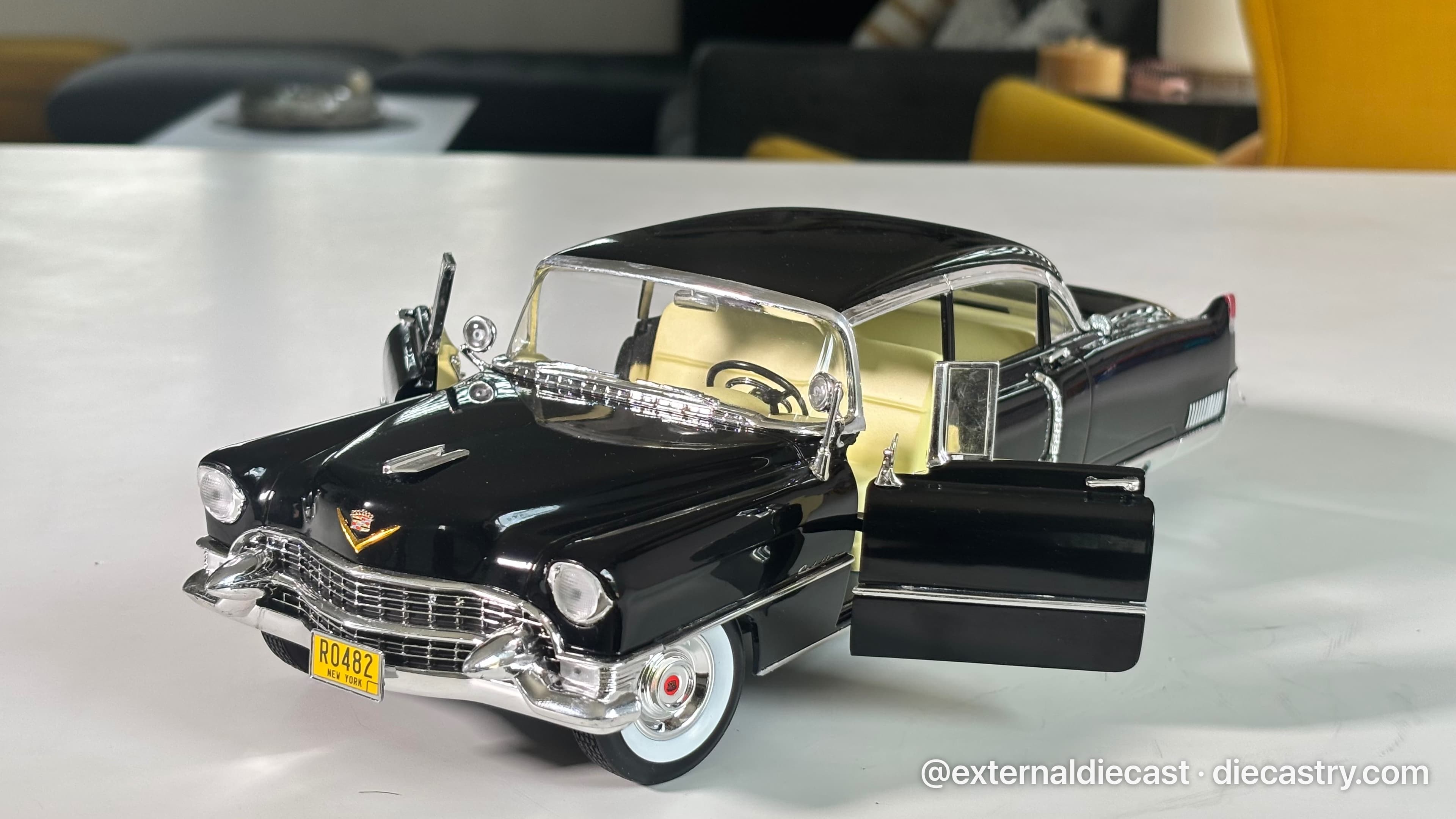 Cadillac Fleetwood Series 60 The Godfather 1:18 scale diecast model