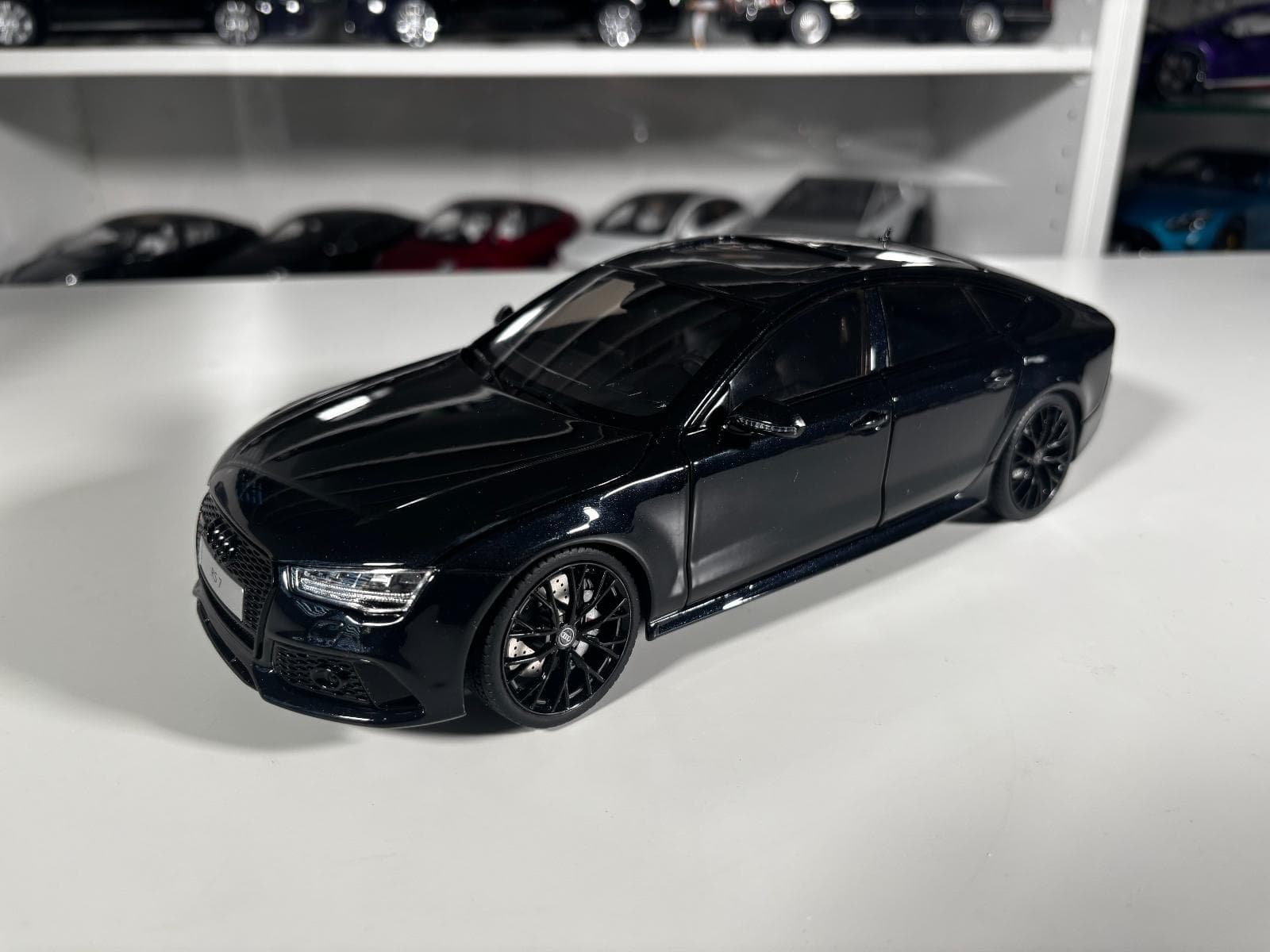 Audi RS7 1:18 scale diecast model