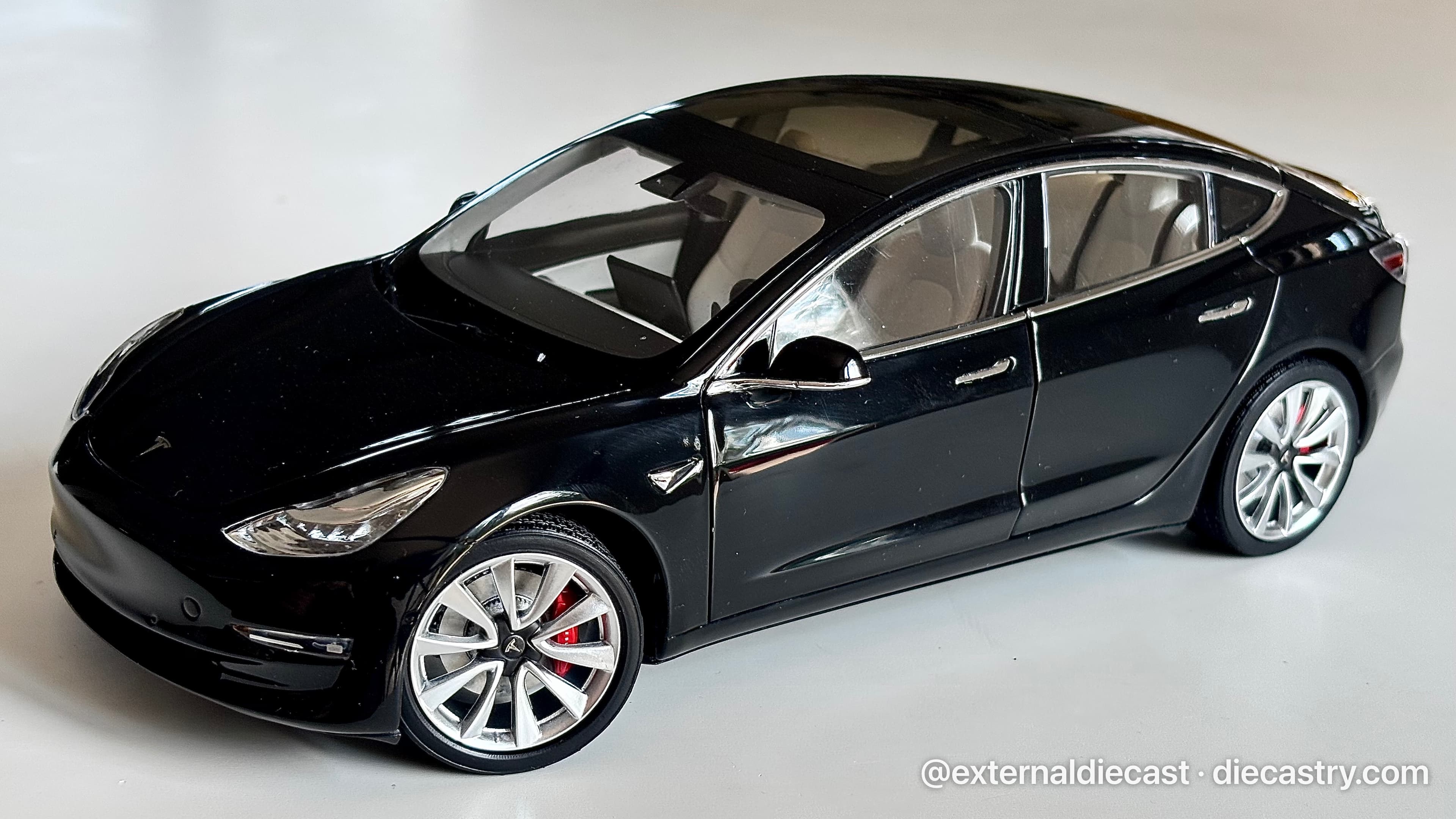 Tesla Model 3 1:18 scale diecast model