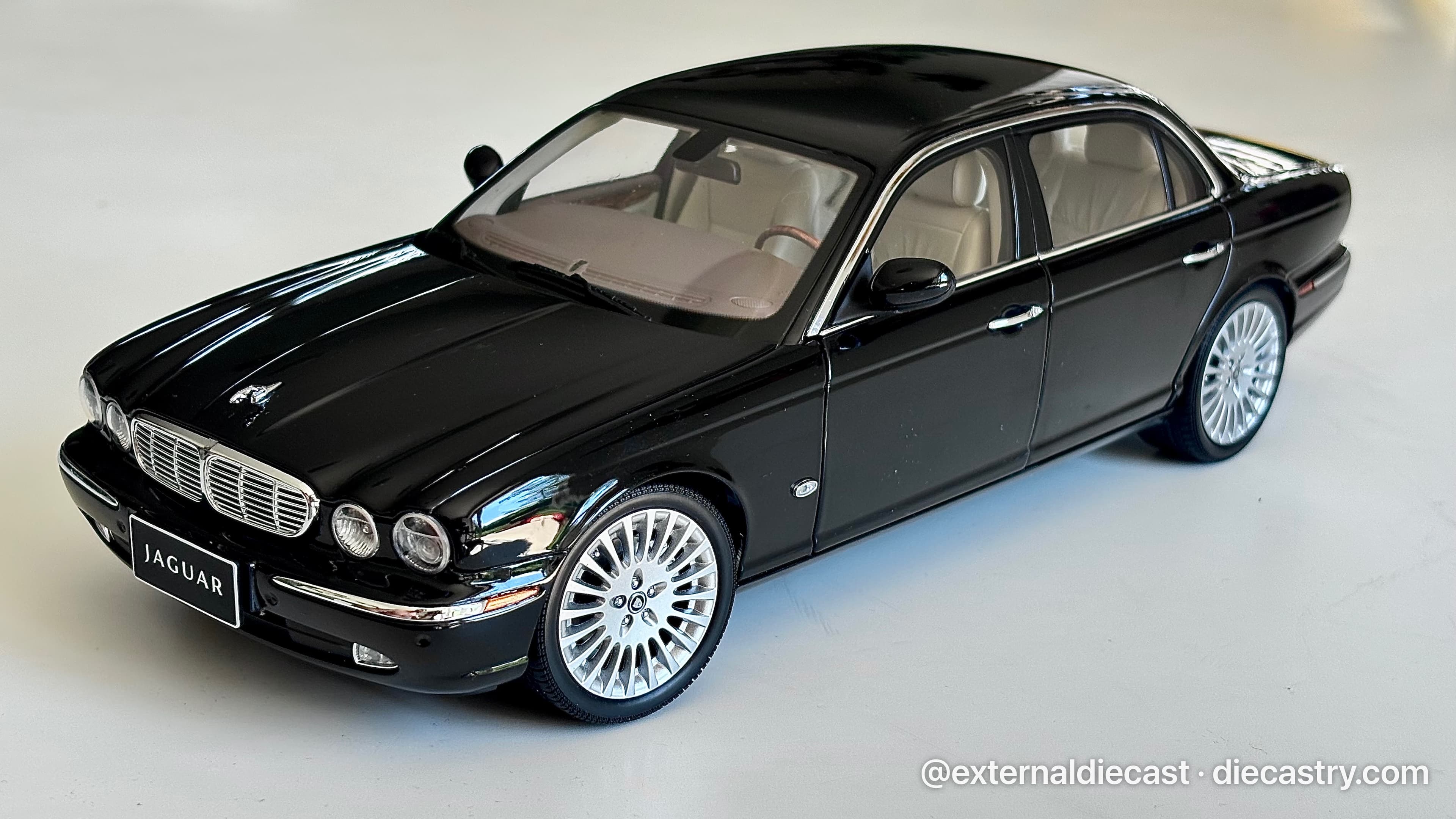 Jaguar XJ6 (X350) 1:18 scale diecast by Almost Real