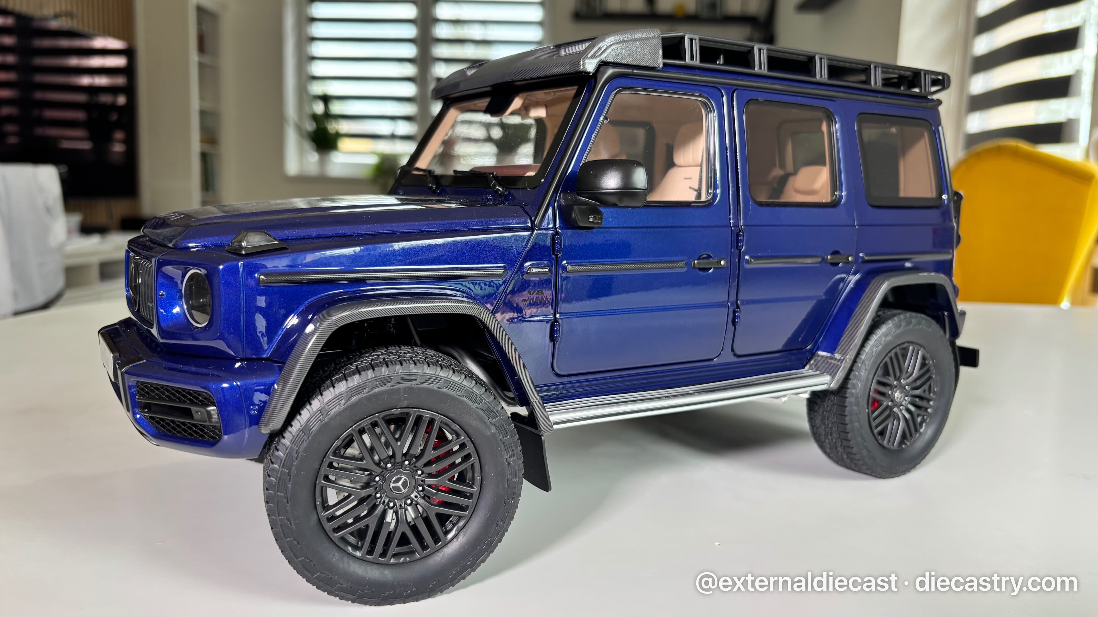 Mercedes-Benz G63 (W463) 4x4 AMG 1:12 scale diecast model