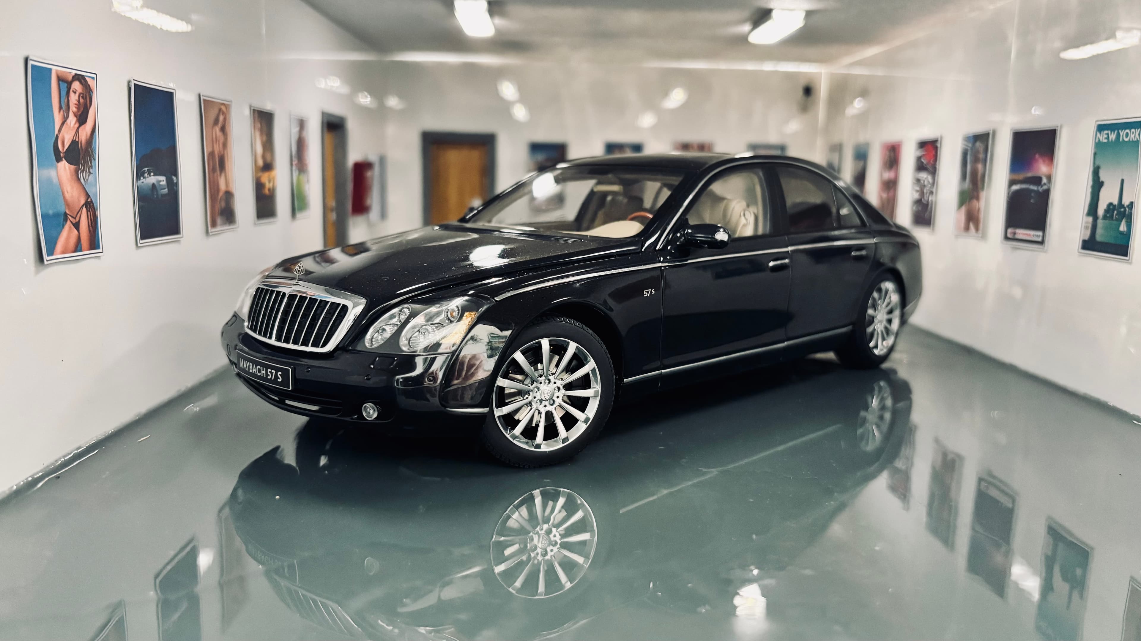 2002 Maybach 57S 1:18 scale diecast model by AUTOart