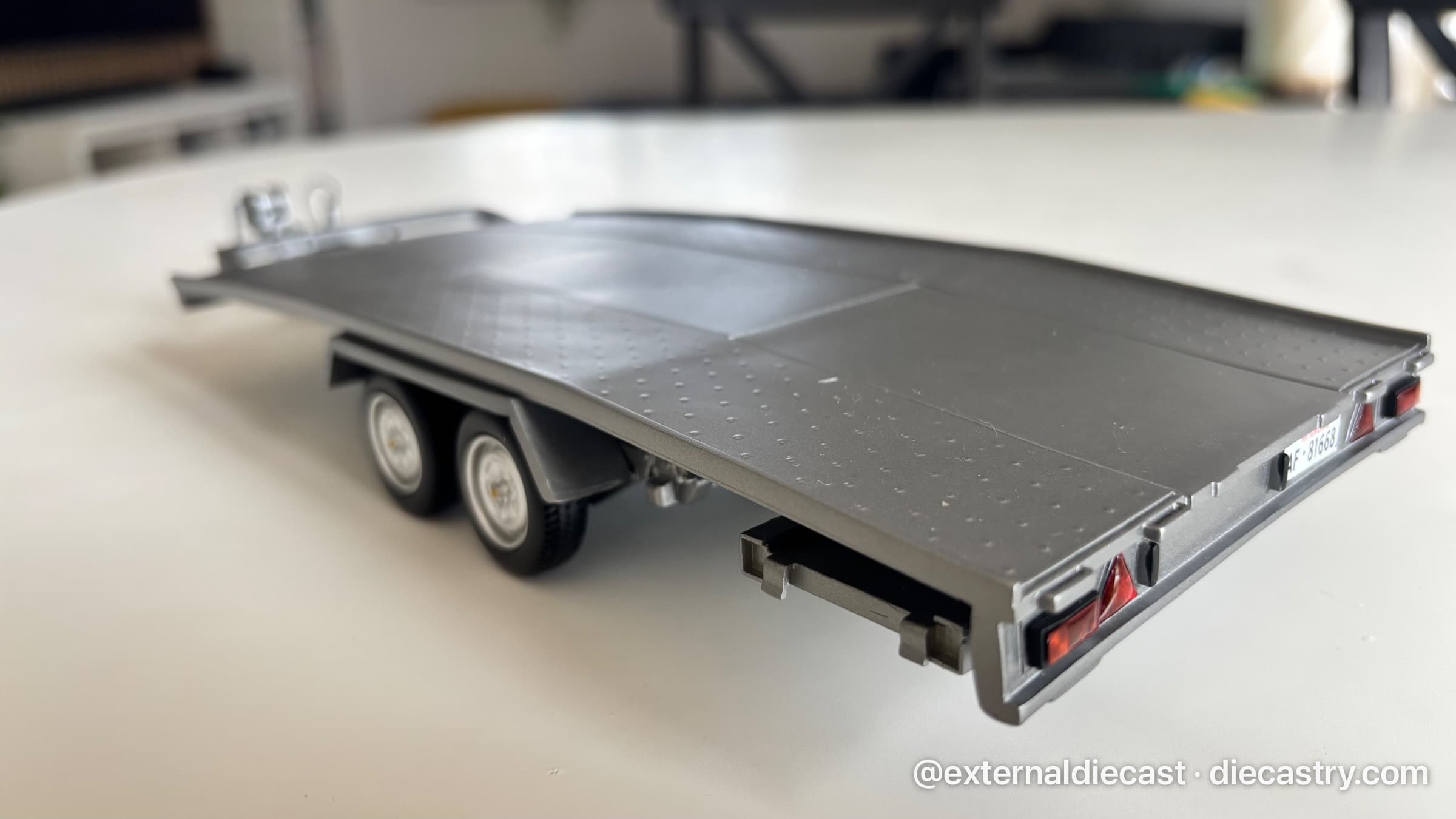 Car transporter Trailer 1:18 scale diecast model by Laudoracing Models