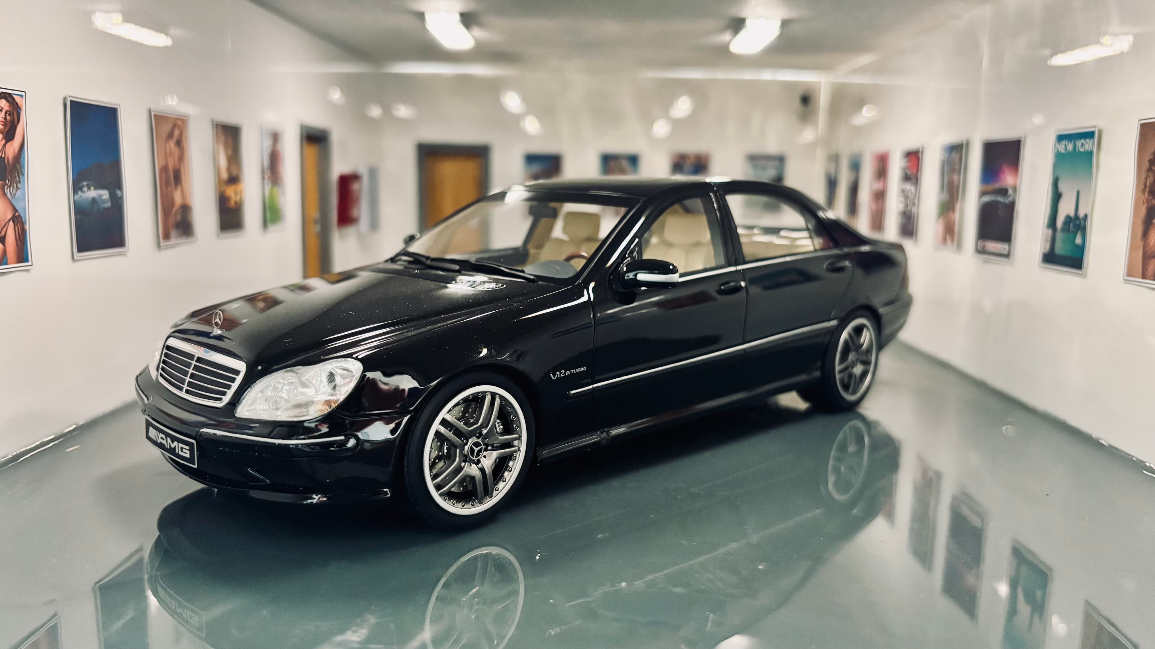 Mercedes-Benz W220 S65 AMG 2004 1:18 scale diecast by Ottomobile